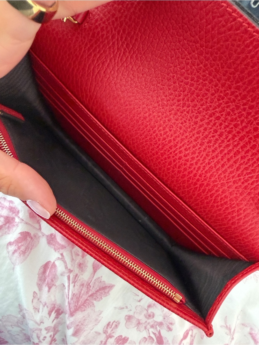 Gucci Red Marmont Wallet on a Chain - Picture 3 of 7